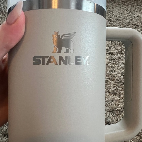 Stanley 1913 Thirst Quencher H2.O flowstate travel tumbler 40 oz Dune Matte - Picture 2 of 5